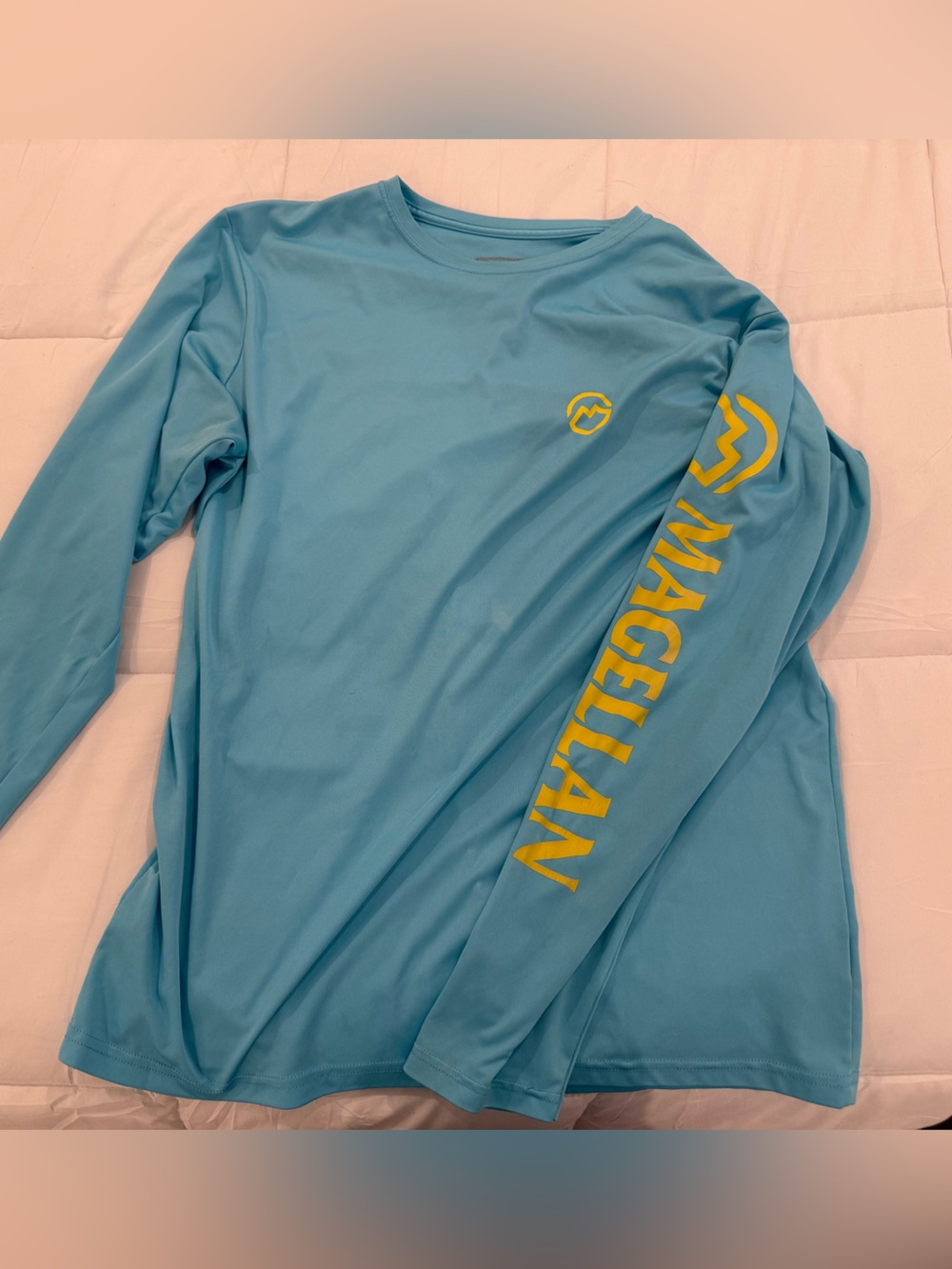 Magellan women’s fishing Light Blue Long Sleeve Tee with Yellow Logo (M)